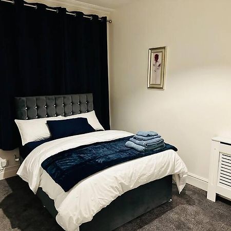 Bespoke 2 Bedroom Apt Derby City 外观 照片
