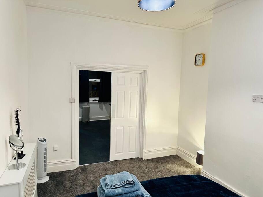 Bespoke 2 Bedroom Apt Derby City 外观 照片