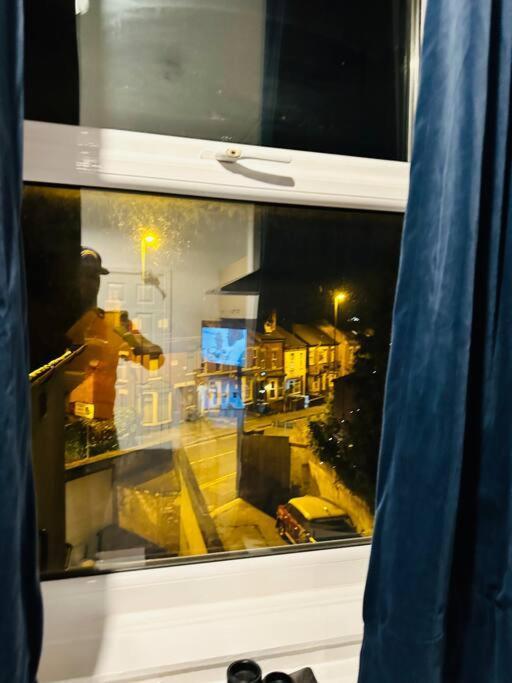 Bespoke 2 Bedroom Apt Derby City 外观 照片