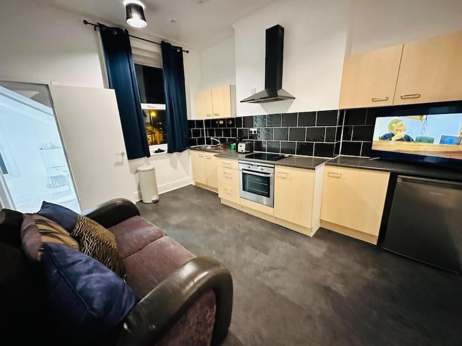 Bespoke 2 Bedroom Apt Derby City 外观 照片
