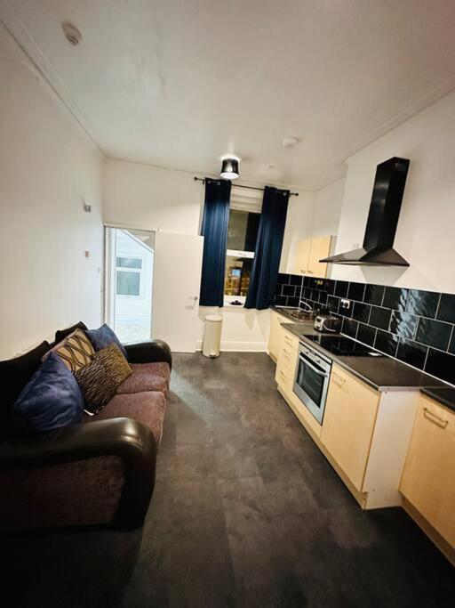 Bespoke 2 Bedroom Apt Derby City 外观 照片