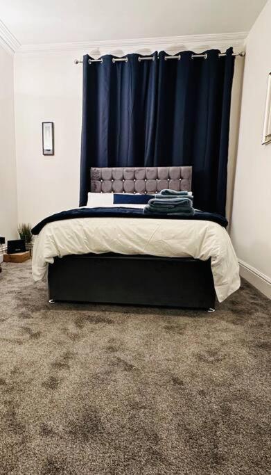 Bespoke 2 Bedroom Apt Derby City 外观 照片