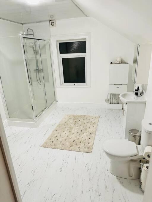 Bespoke 2 Bedroom Apt Derby City 外观 照片