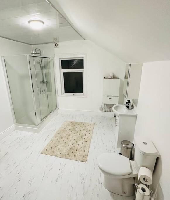 Bespoke 2 Bedroom Apt Derby City 外观 照片